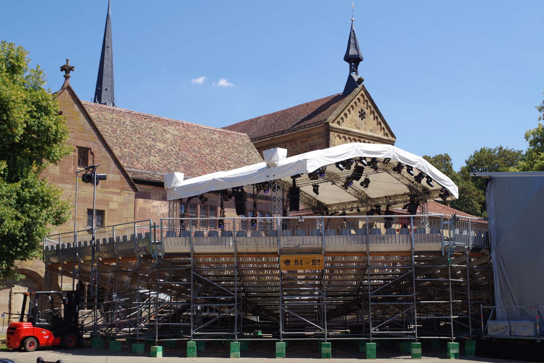 Bender Tribünen, Bühnen und Stadien für Kultur Veranstaltungen Events382